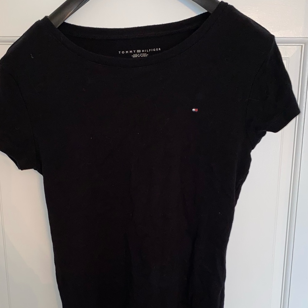Tommy Hillfigure black tshirt. Size medium